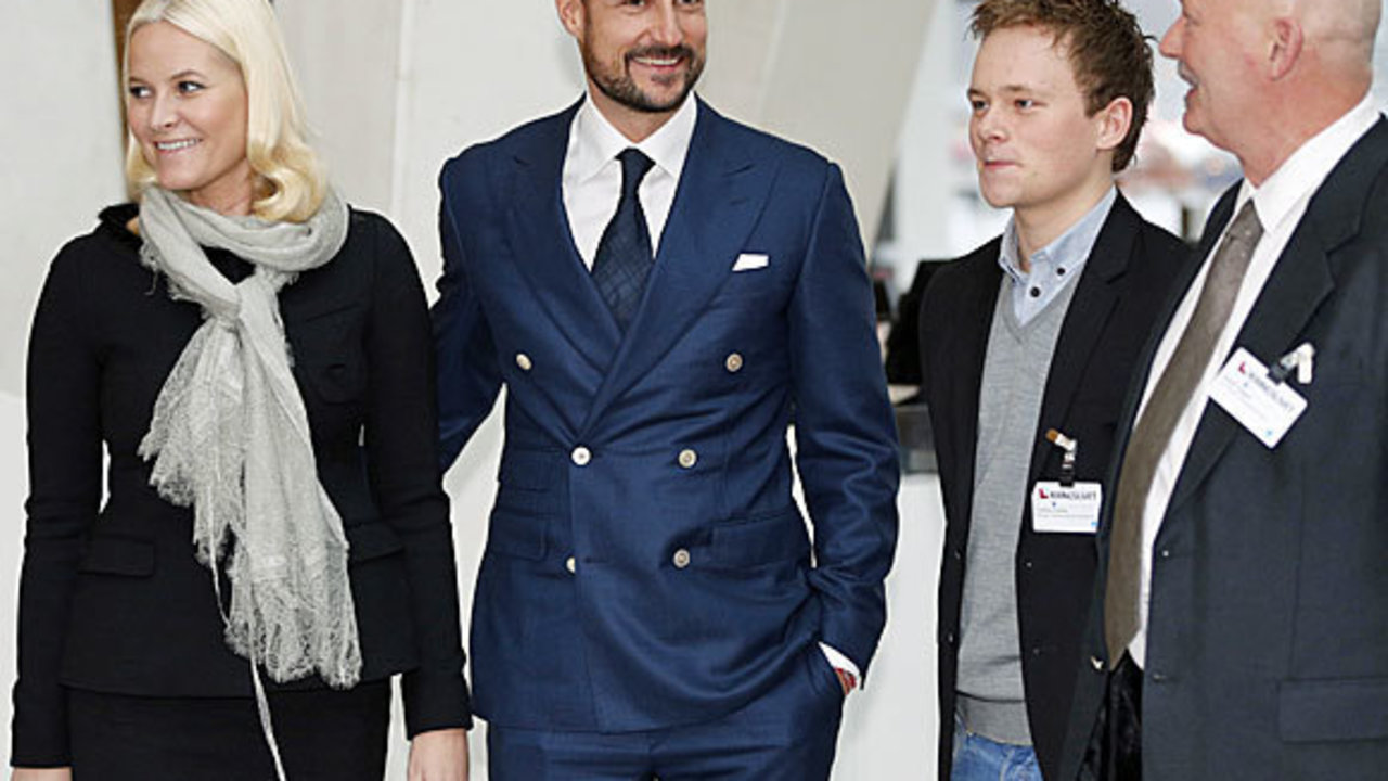 Los príncipes Mette-Marit y Haakon en la presentación de la NHO.
