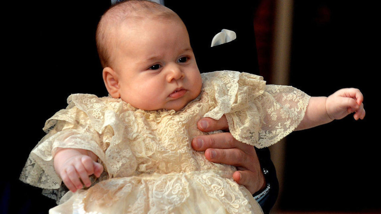 El príncipe Jorge en su ceremonia de bautizo.