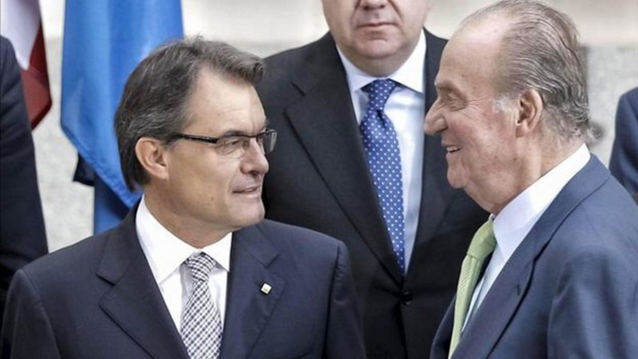 El rey y el presidente de la Generalitat de Cataluña, Artur Mas.