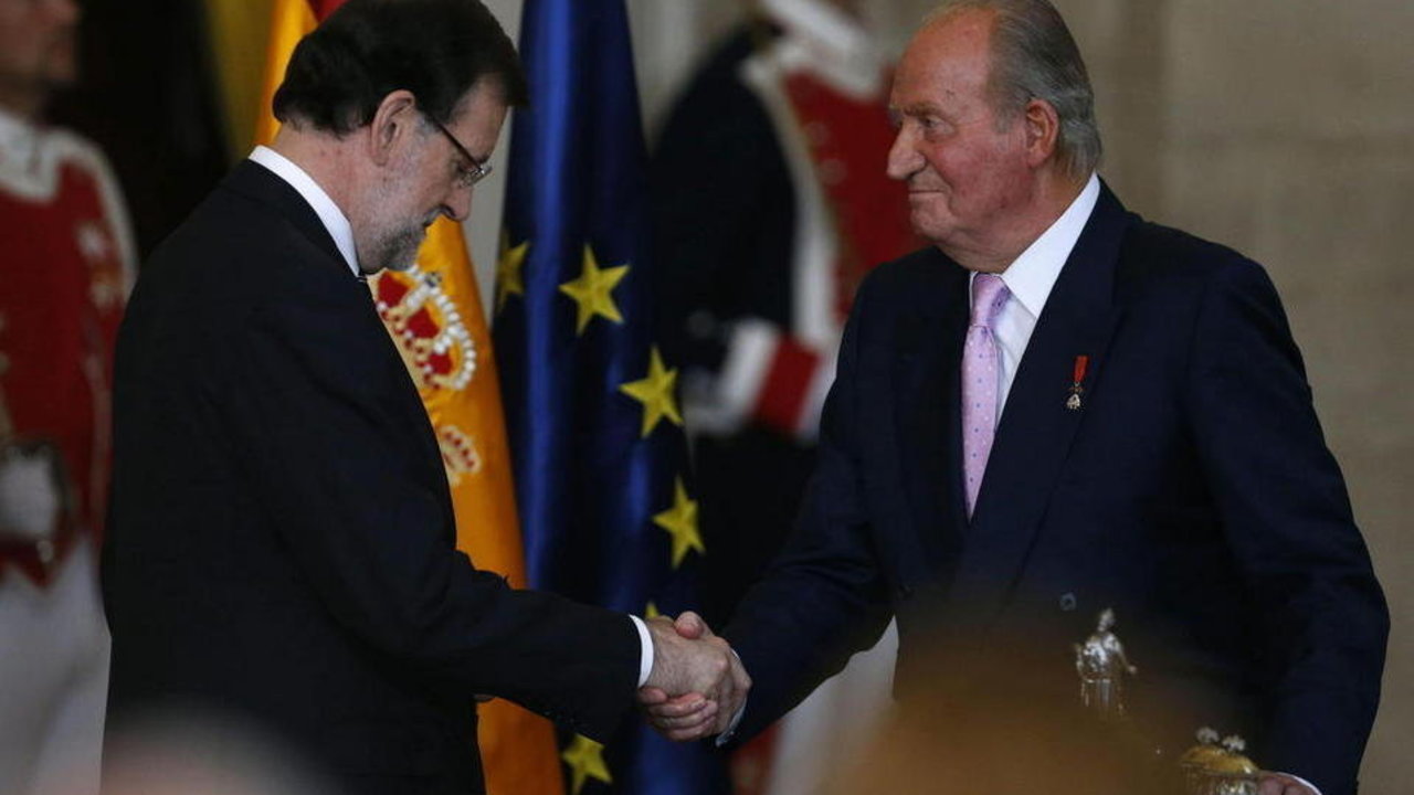 Mariano Rajoy y el rey Juan Carlos.