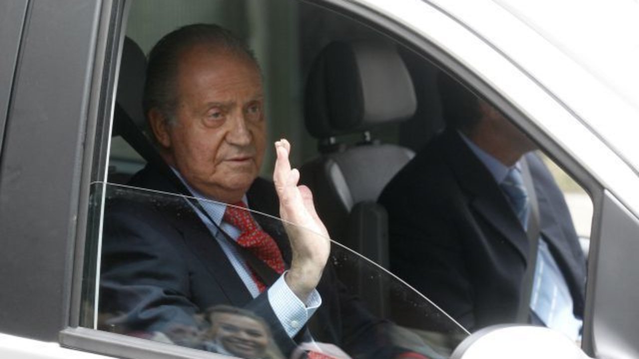 El rey Juan Carlos, en una de sus salidas del hospital.