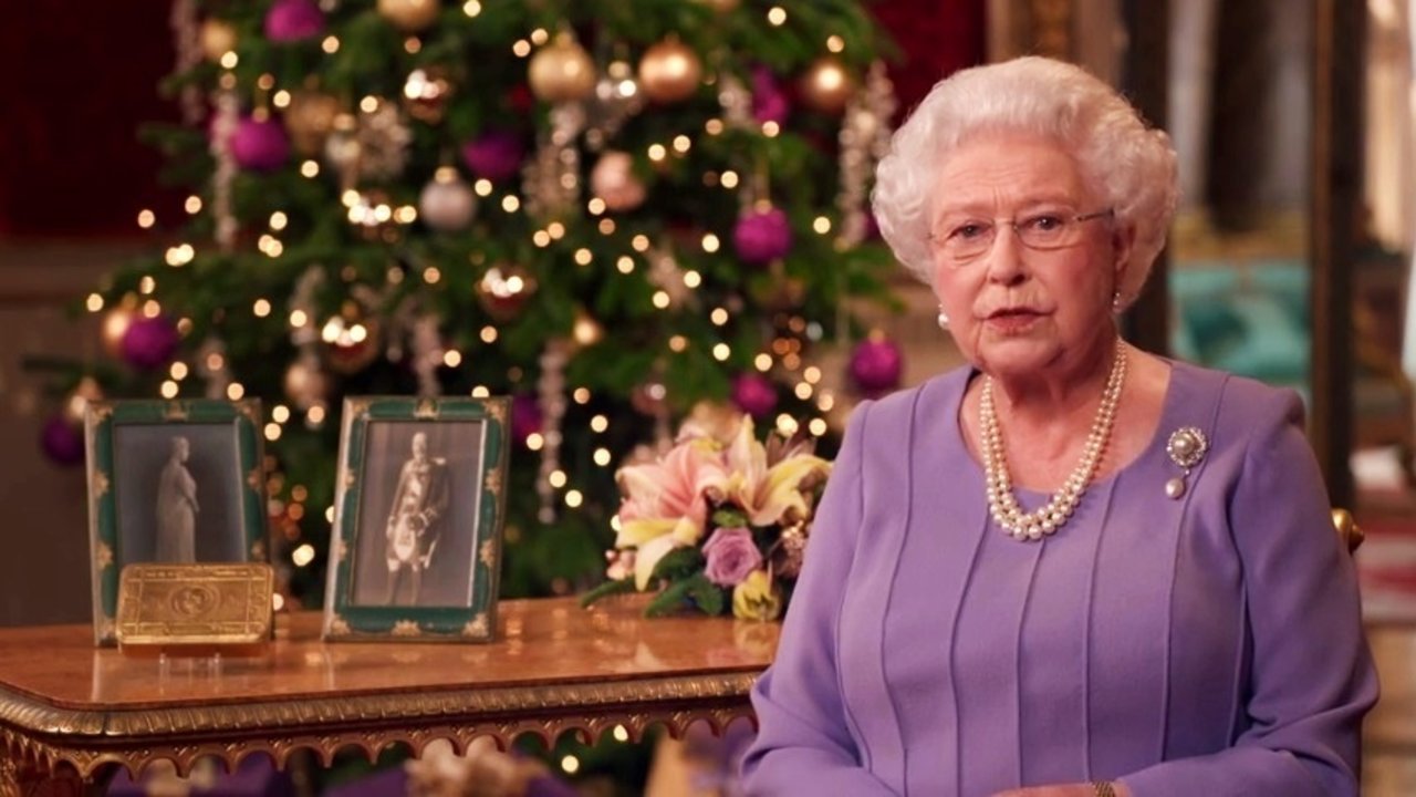 La reina Isabel pronuncia su discurso de Navidad.