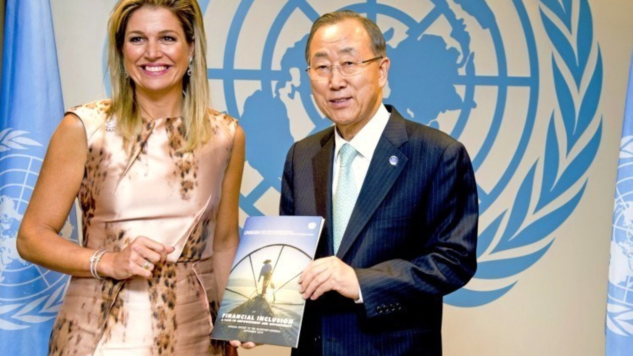 Máxima de Holanda, con el secretario general de la ONU, Ban Ki Moon.