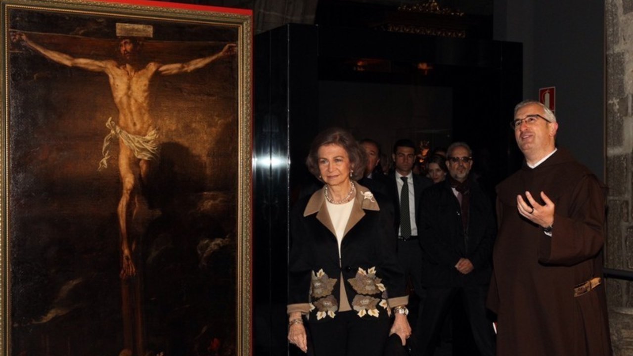 Doña Sofía visita la muestra ‘Teresa de Jesús: maestra de oración’.