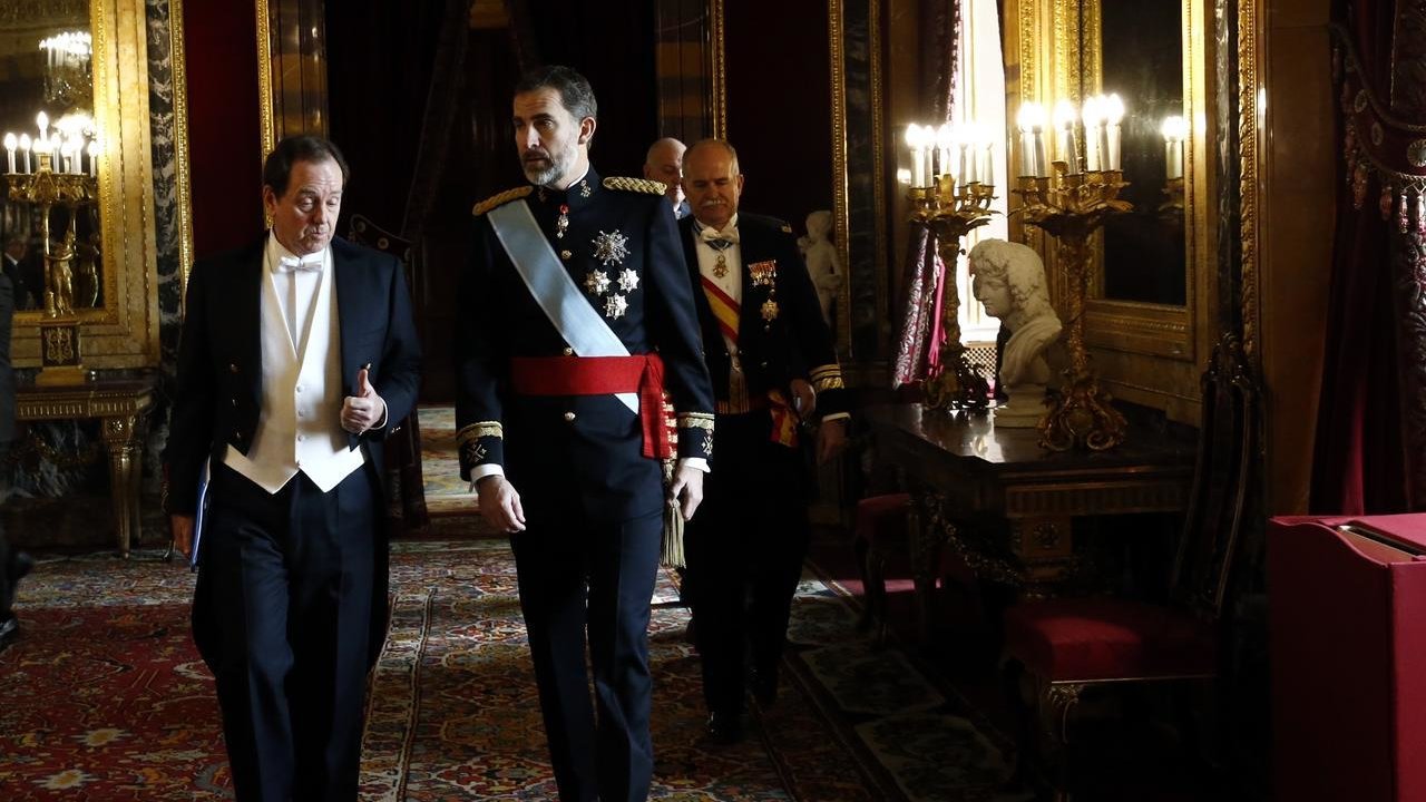 El rey, con Jaime Alfonsín antes del acto de presentación de cartas credenciales de los embajadores.