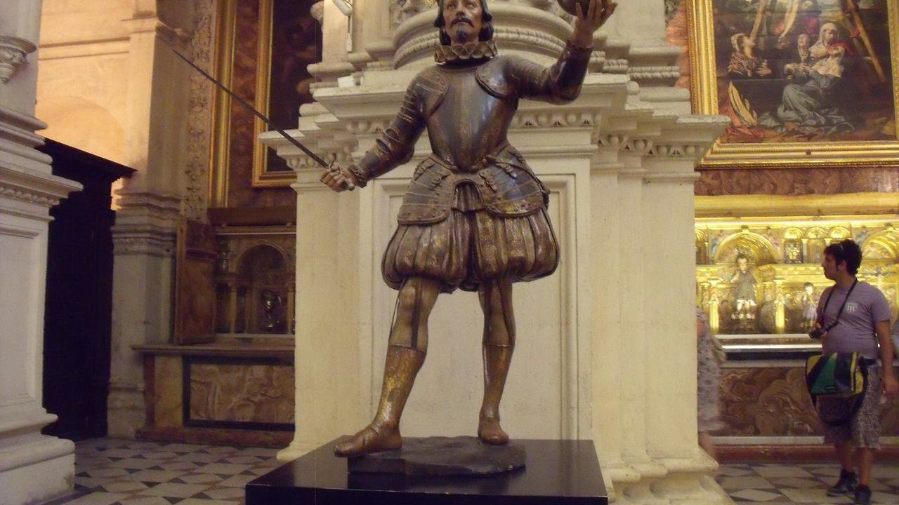 Estatua del rey San Fernando.