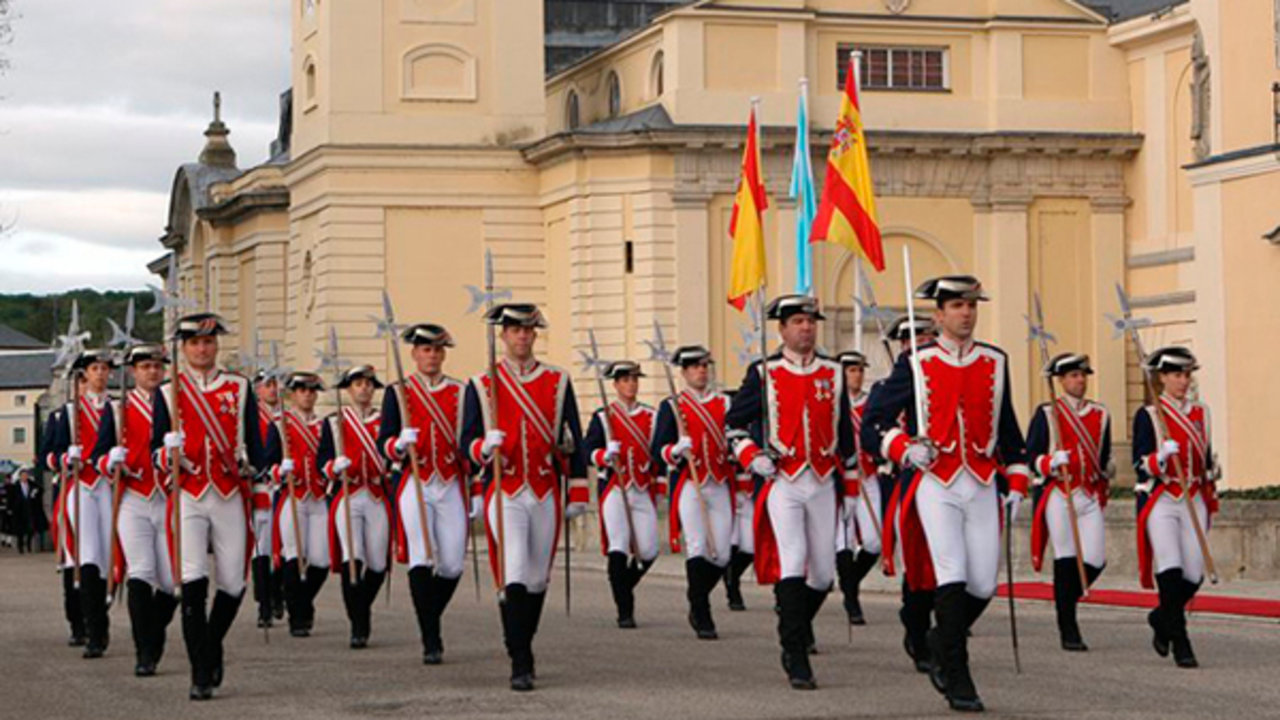 Alabarderos de la Guardia Real en El Pardo.