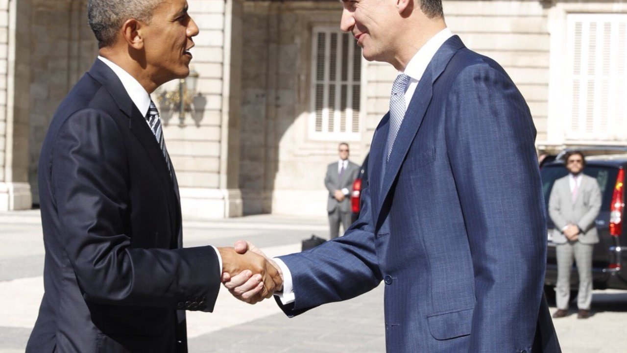 Felipe VI recibe a Barack Obama en el Palacio Real de Madrid.