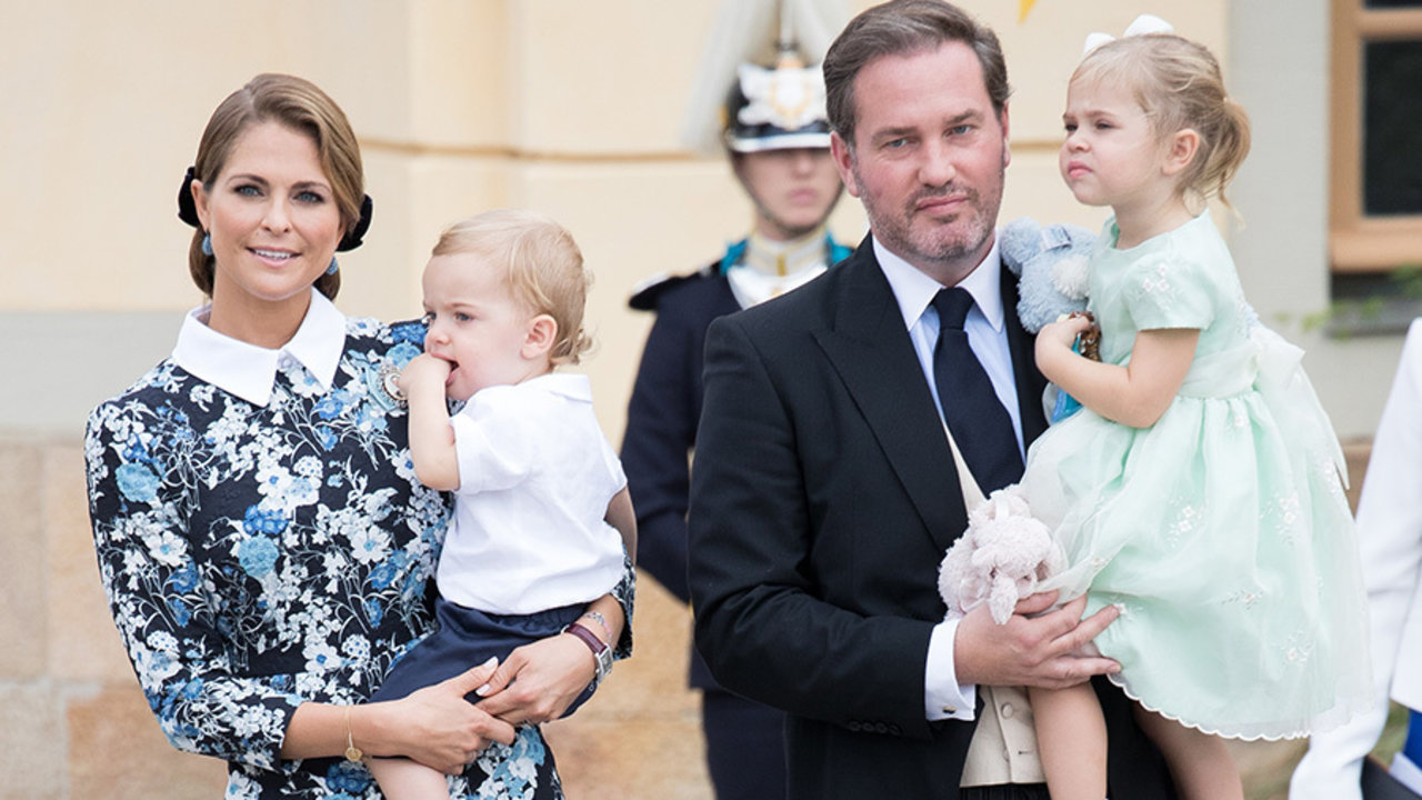 La princesa Magdalena de Suecia, con sus hijos y su marido.