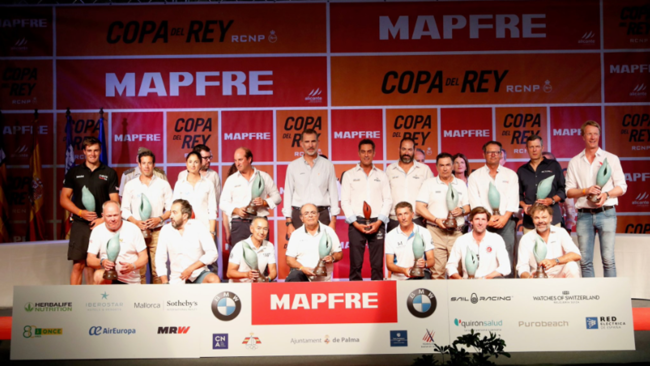 Felipe VI entrega los premios de la Copa del Rey 2018.
