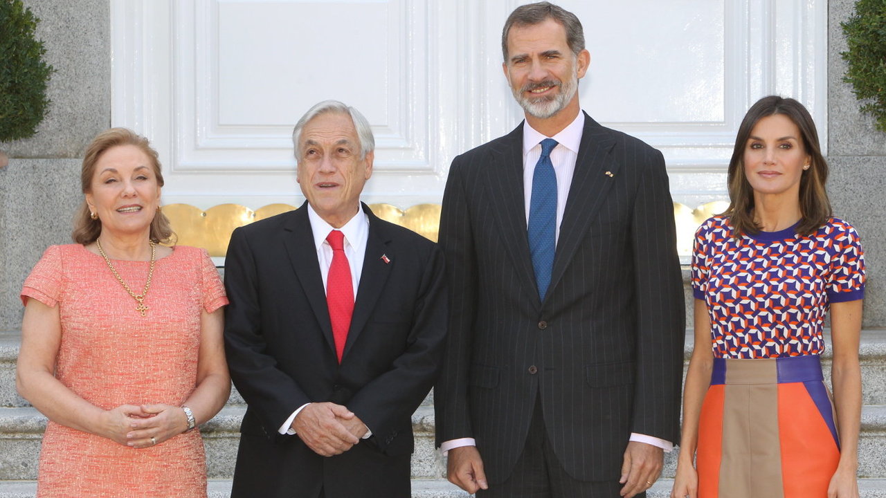 Los reyes, durante la recepción con el presidente de la República Chilena.