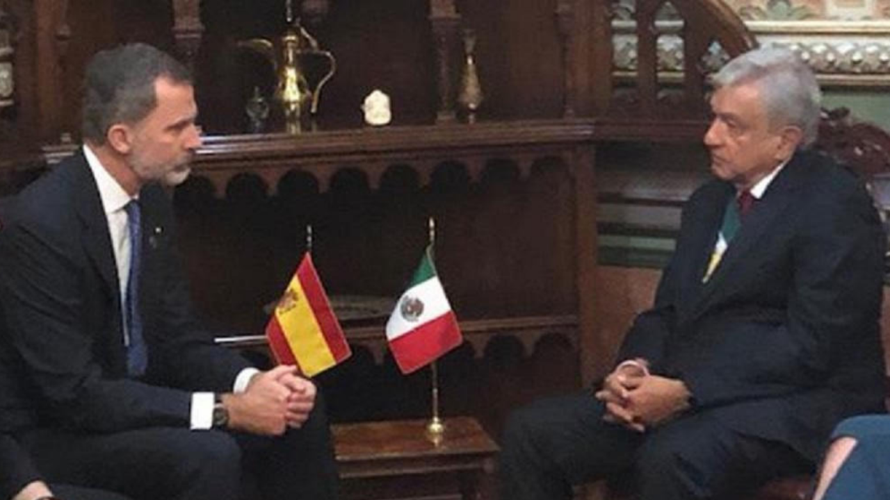 Felipe VI se entrevista con Andrés Manuel López Obrador, en una visita reciente a México.
