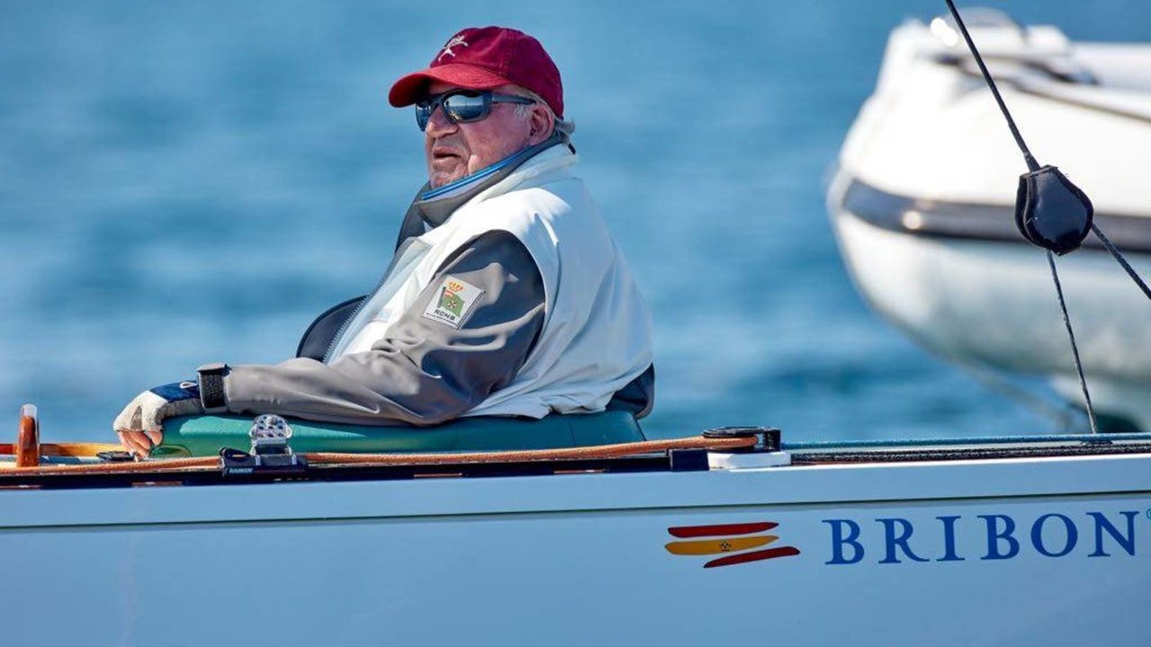 El rey Juan Carlos, en una regata en Sanxenxo.