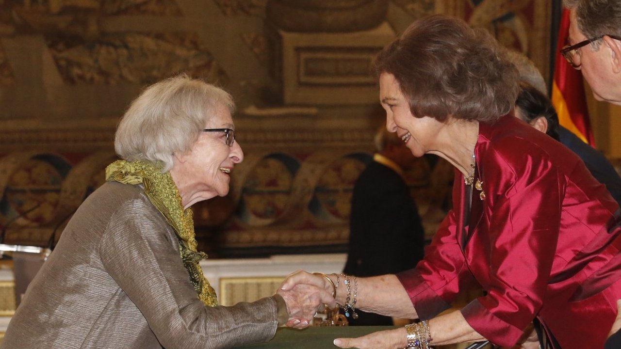 Doña Sofía entregó el XXIV Premio Reina Sofía de Poesía Iberoamericana en 2015.