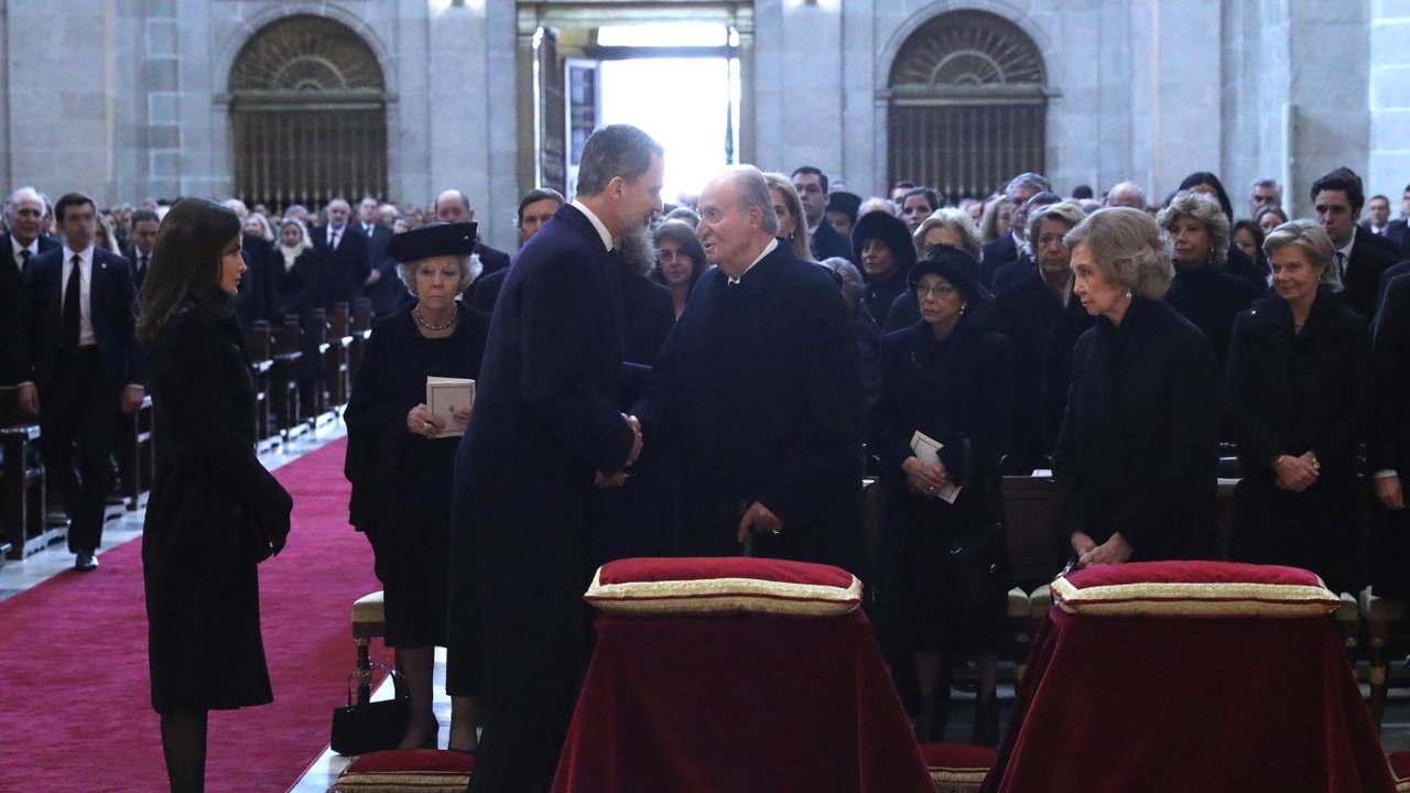 Asistentes al funeral de Pilar de Borbón