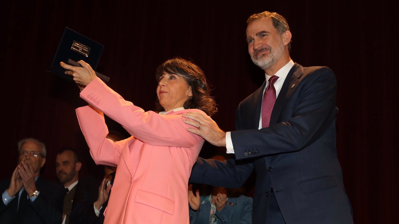 El rey entrega el Premio &#34;Reino de España a la Trayectoria Empresarial&#34; a la hija de Plácido Arango, Maite Arango