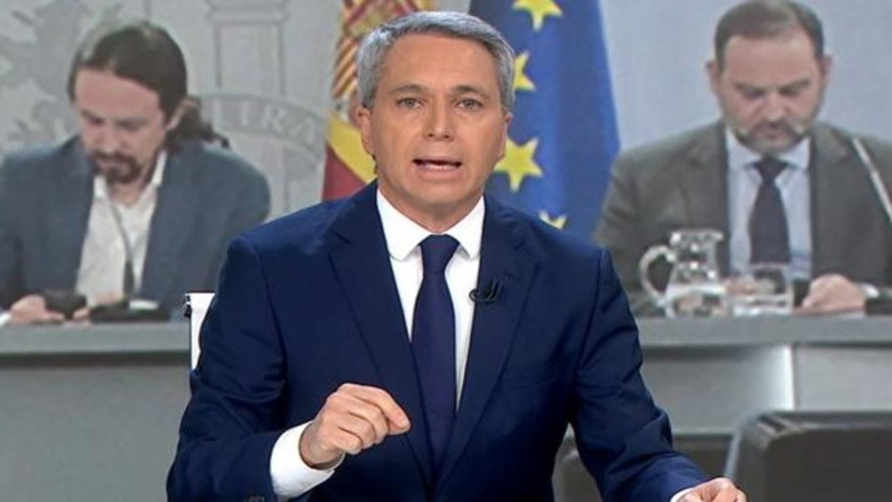 Vicente Vallés durante un Informativo de Antena 3