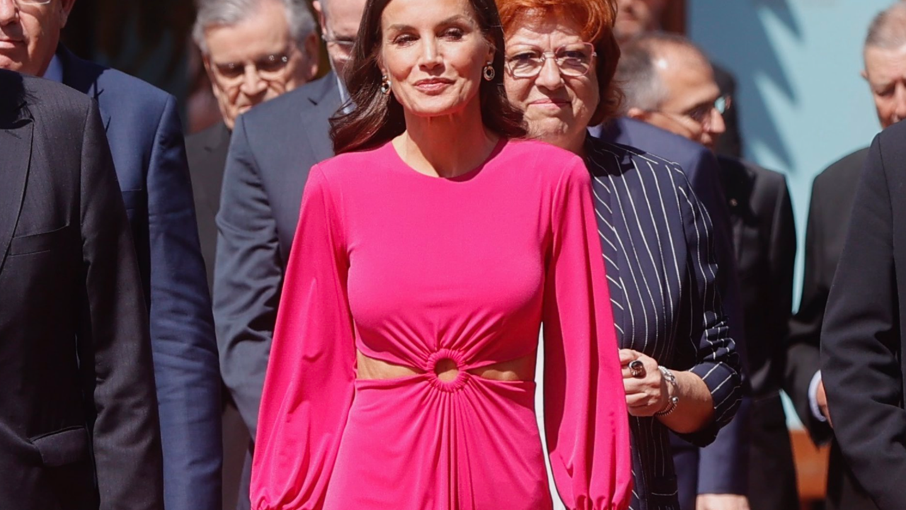 La reina Letizia con su look más "atrevido".