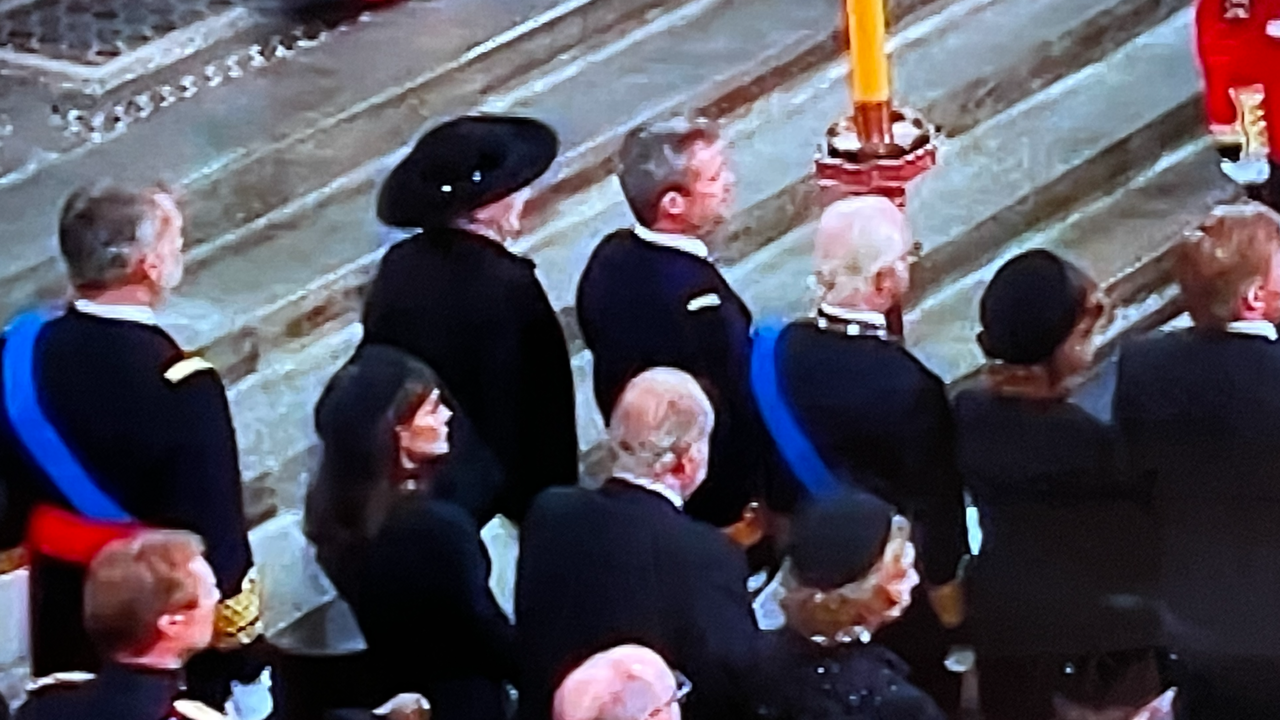 Los reyes juntos en la misa funeral por Isabel II.