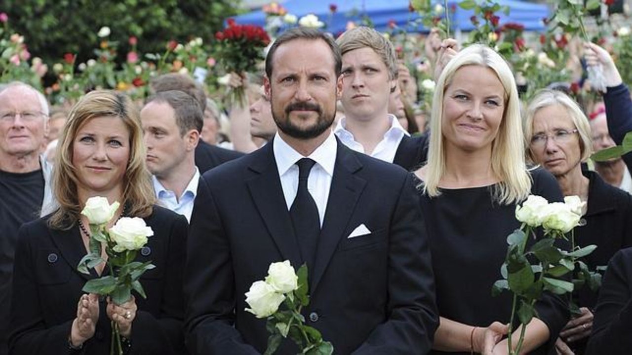 El príncipe Haakon de Noruega y su hermana, la princesa Marta Luisa.