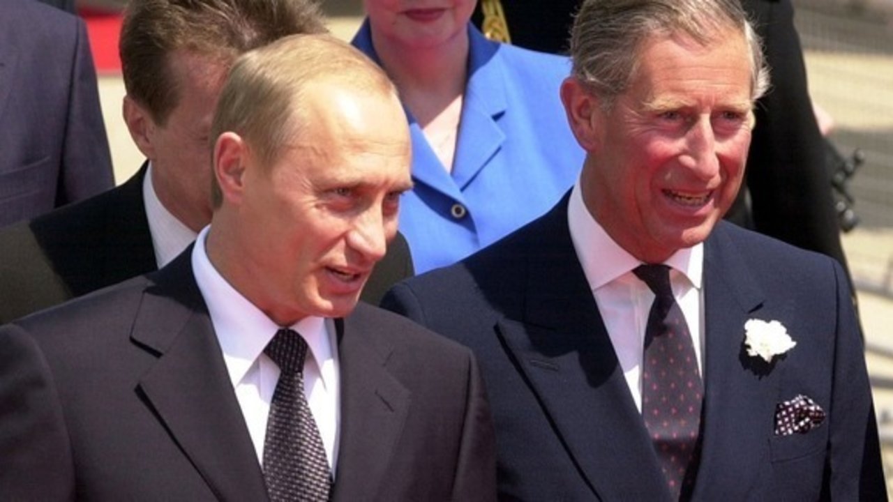 El presidente ruso, Vladimir Putin, y el príncipe Carlos, en una imagen de archivo.