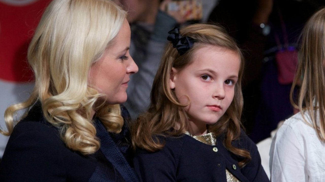 La princesa Mette-Marit y su hija Ingrid de Noruega.