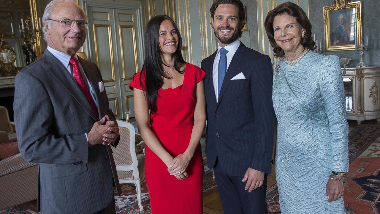 Los reyes Carlos Gustavo y Silvia, el príncipe Carlos Felipe y Sofía Hellqvist.