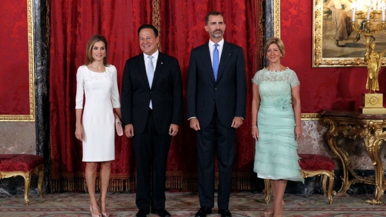 Los reyes junto al presidente de Panamá, Juan Carlos Varela, y su esposa, Lorena Castillo. 
