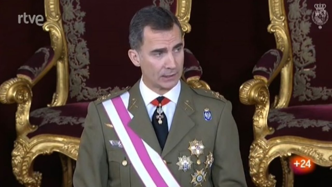 El rey Felipe pronuncia su discurso en la Pascua Militar de 2016.