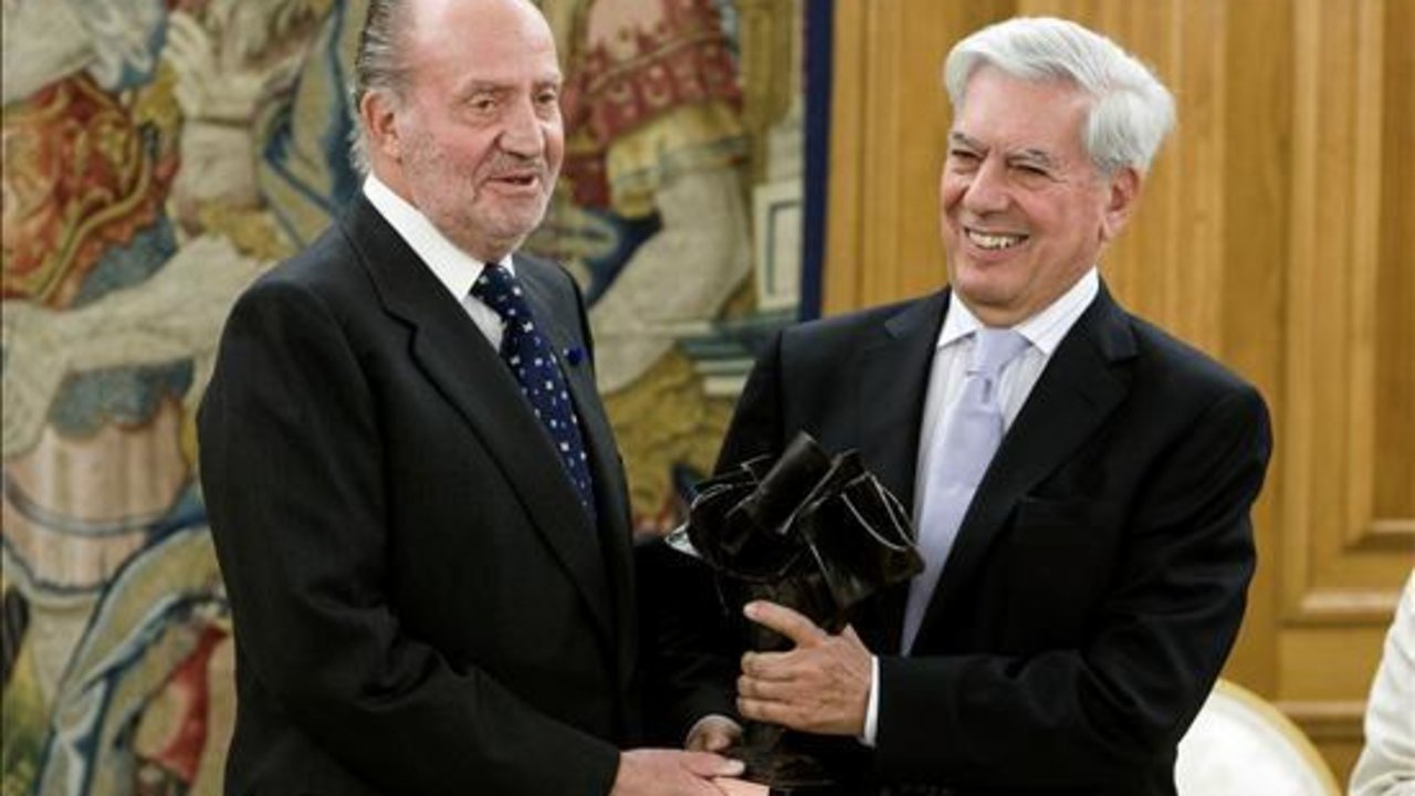 Juan Carlos y Mario Vargas Llosa.