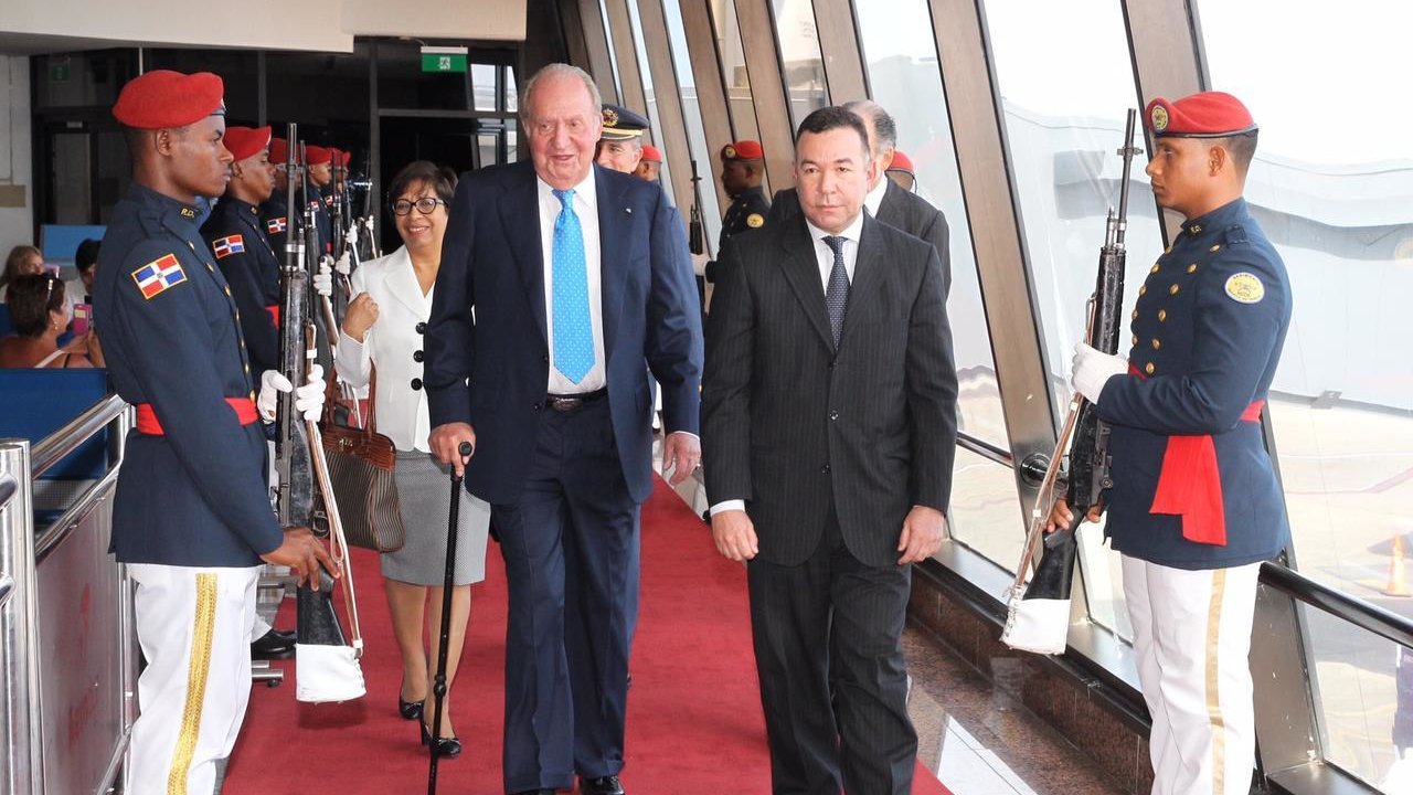 El rey Juan Carlos llega a Santo Domingo.