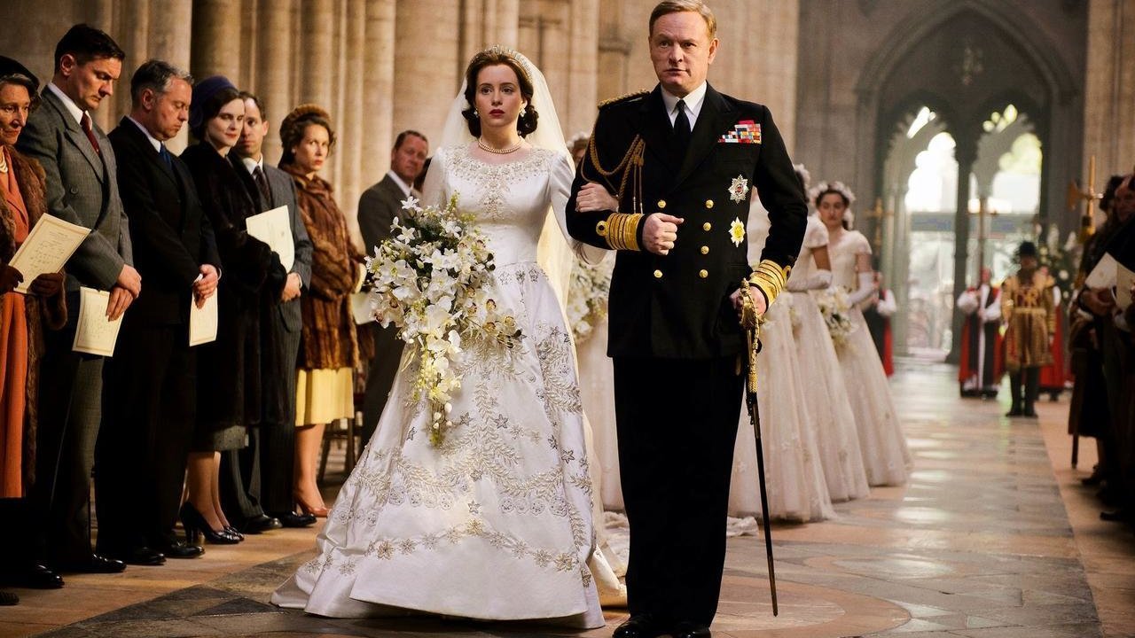 Fotograma de la boda de Isabel II de Inglaterra en la serie ‘The Crown’.