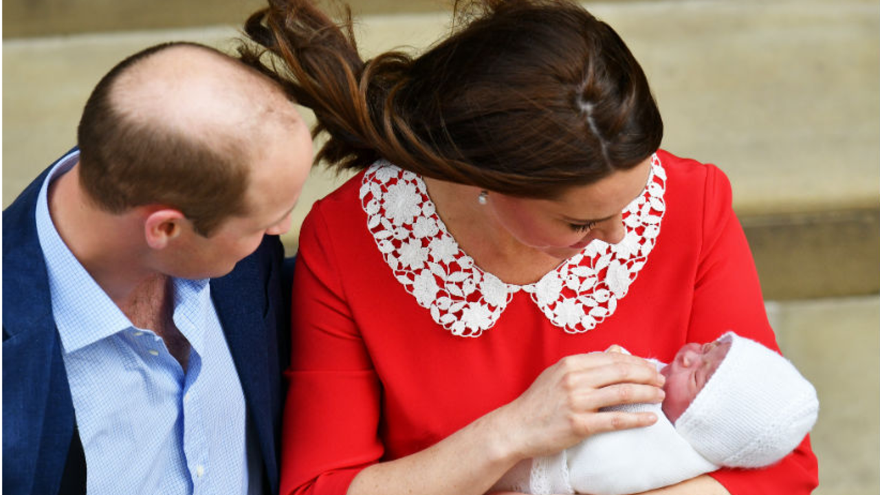 Los duques de Cambridge con su nuevo hijo
