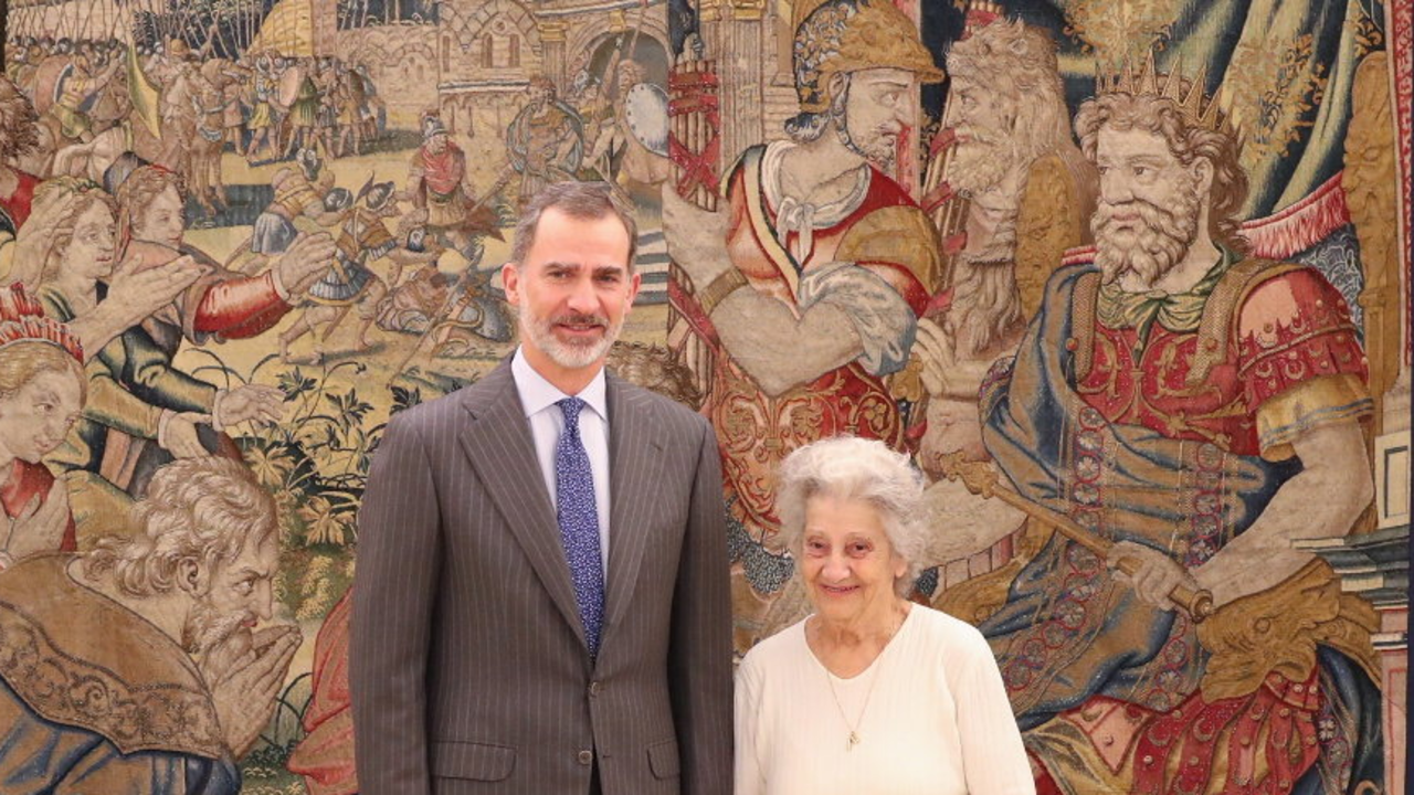 Felipe VI, junto a Annette Cabelli, en su audiencia.