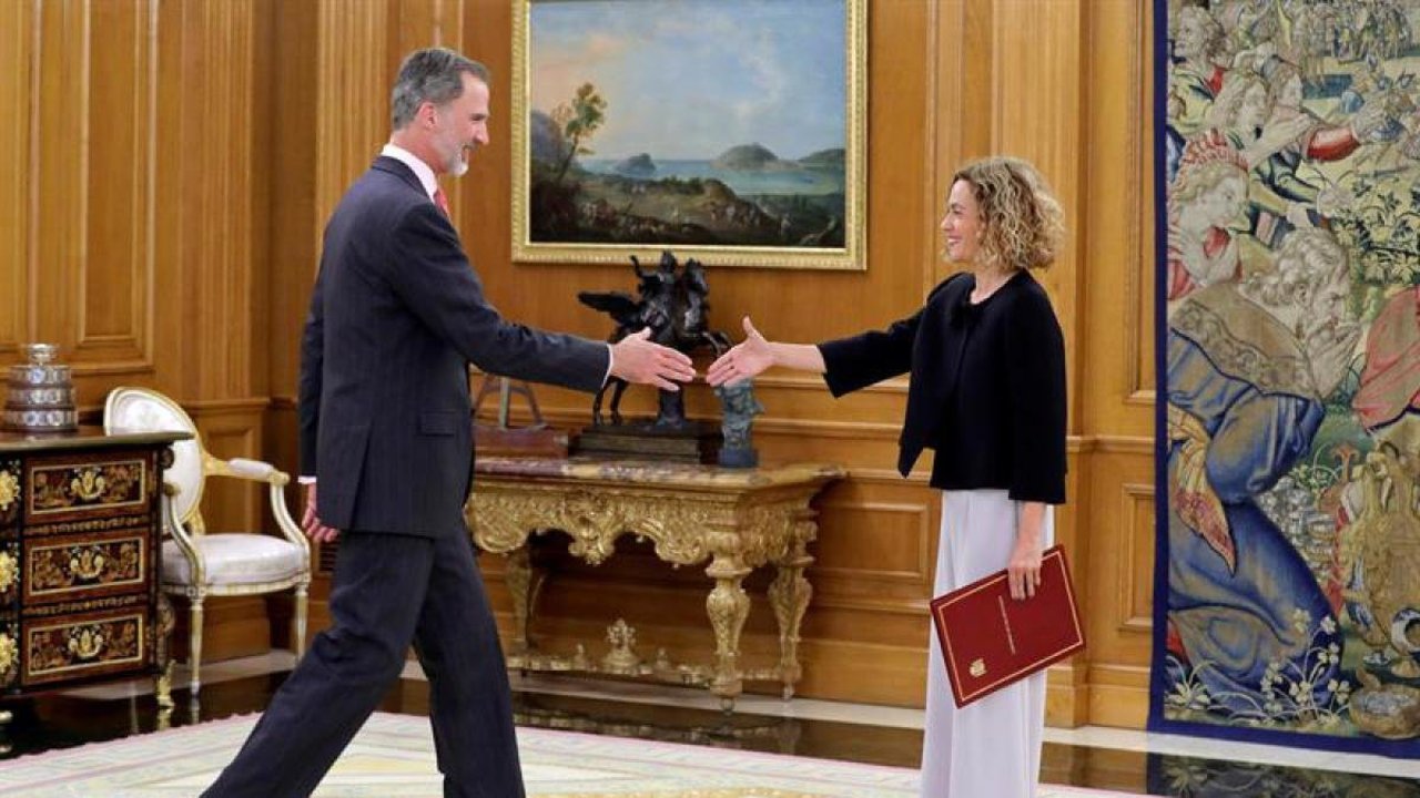 El rey recibe a la presidenta del Congreso de los Diputados, Meritxell Batet.