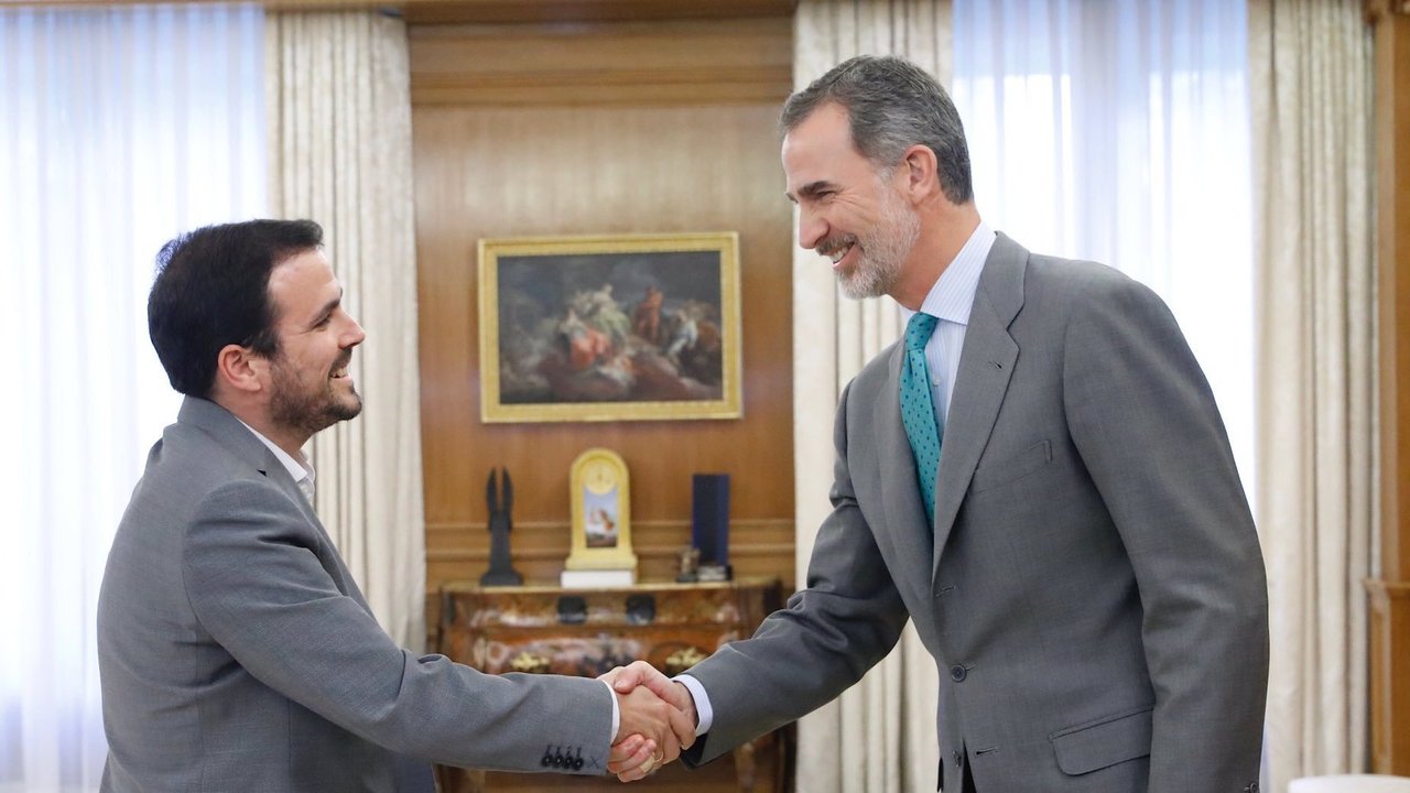 Felipe VI recibe a Alberto Garzón (IU)