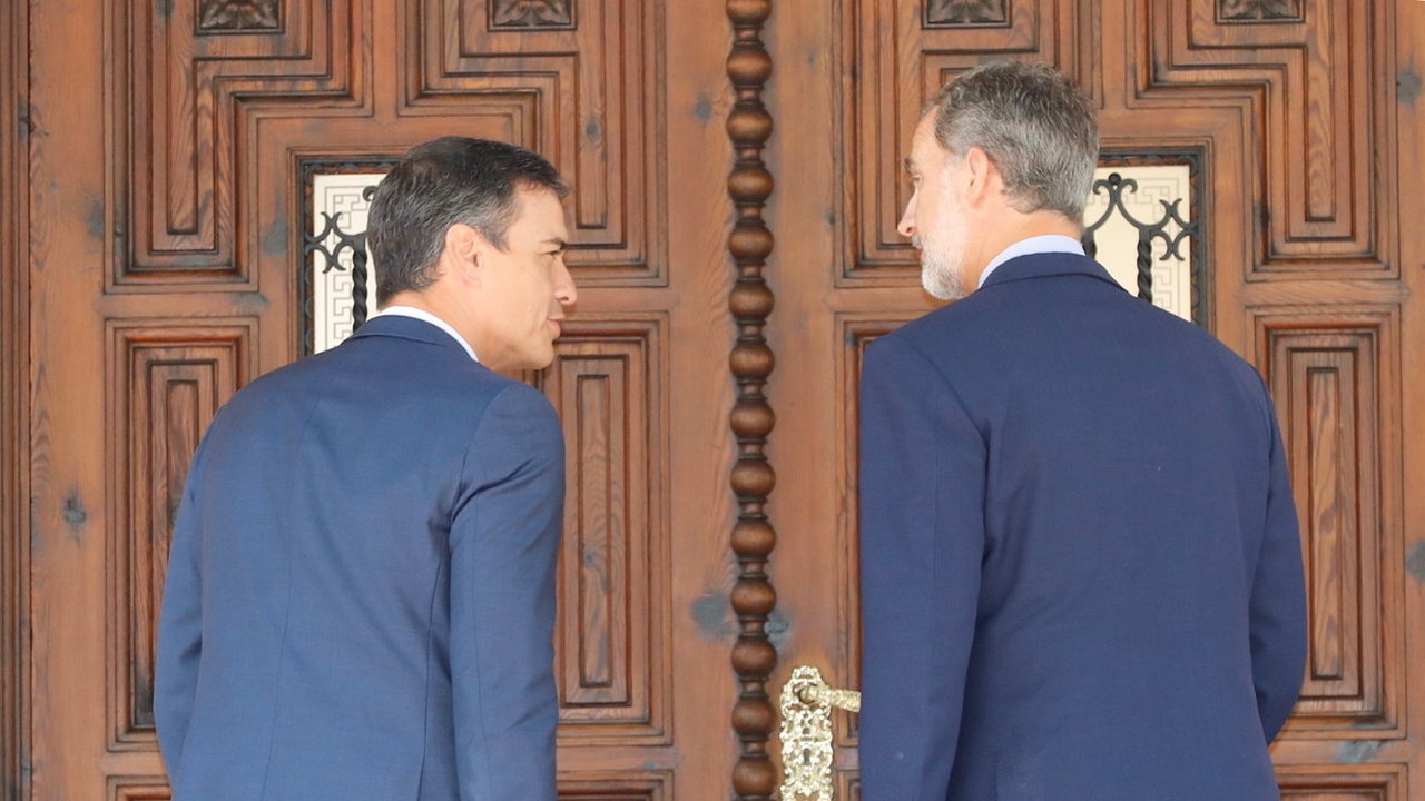 Felipe VI y Pedro Sánchez entran en el Palacio de Marivent