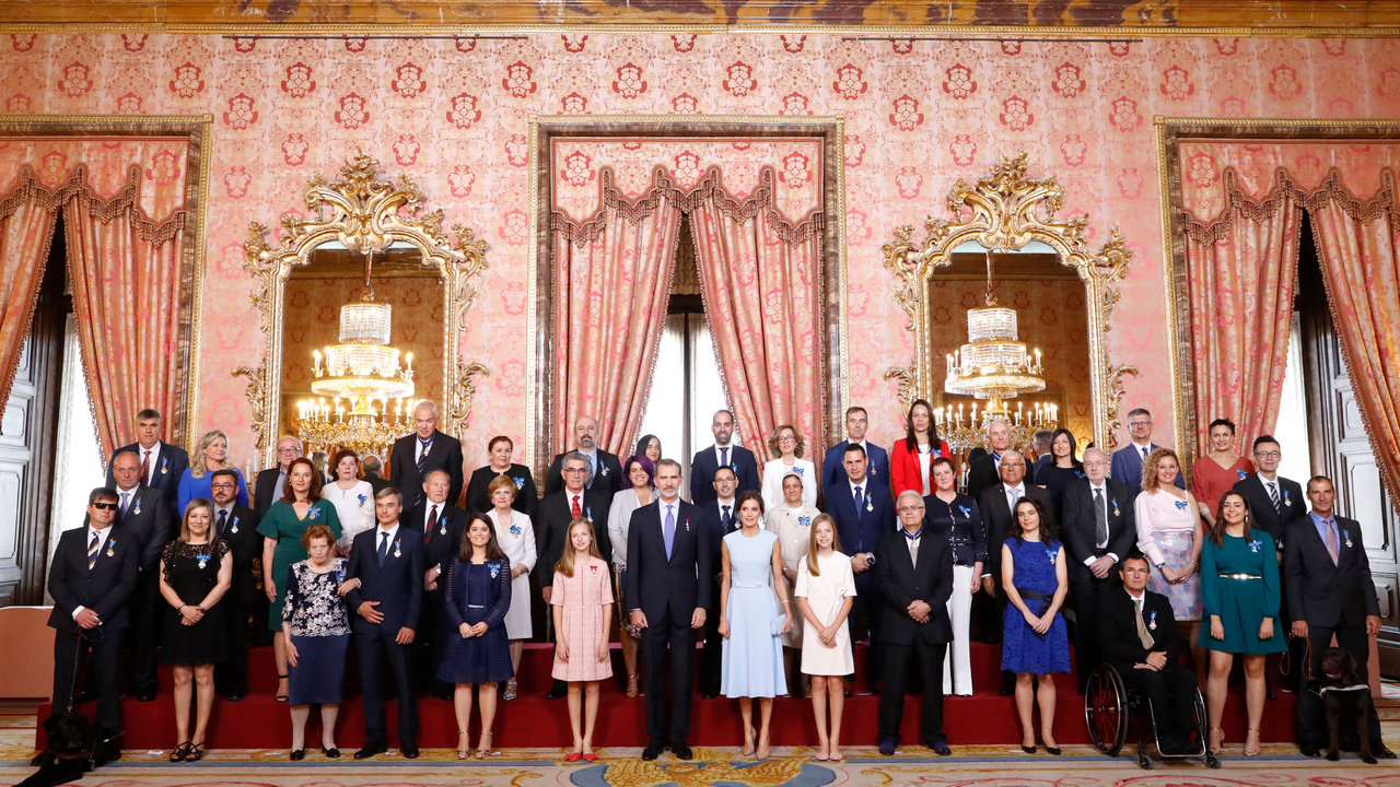 Los Reyes, Princesa e Infanta y condecorados Mérito Civil