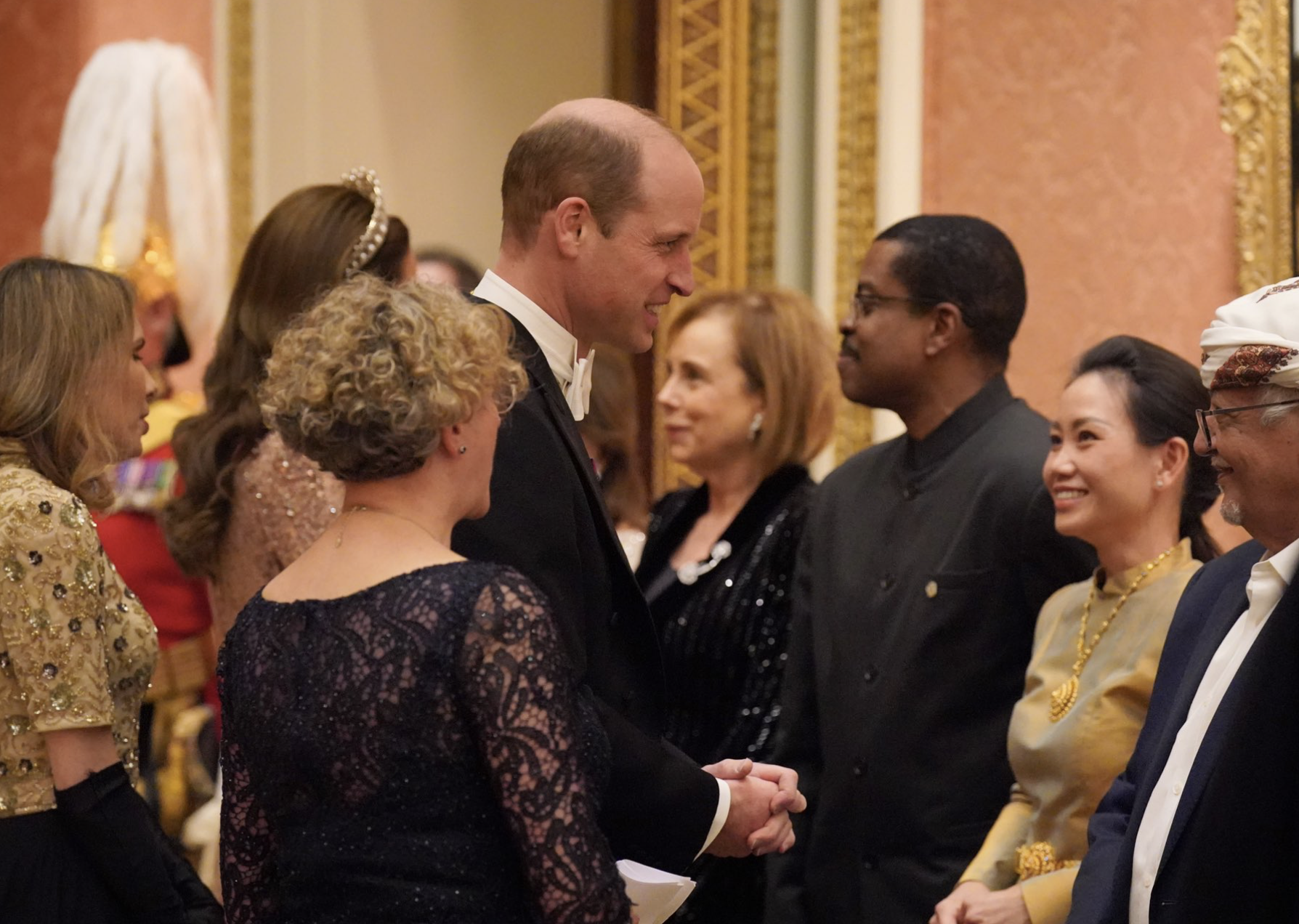 La familia real británica ofrecen una recepción diplomática antes de comenzar las vacaciones navideñas